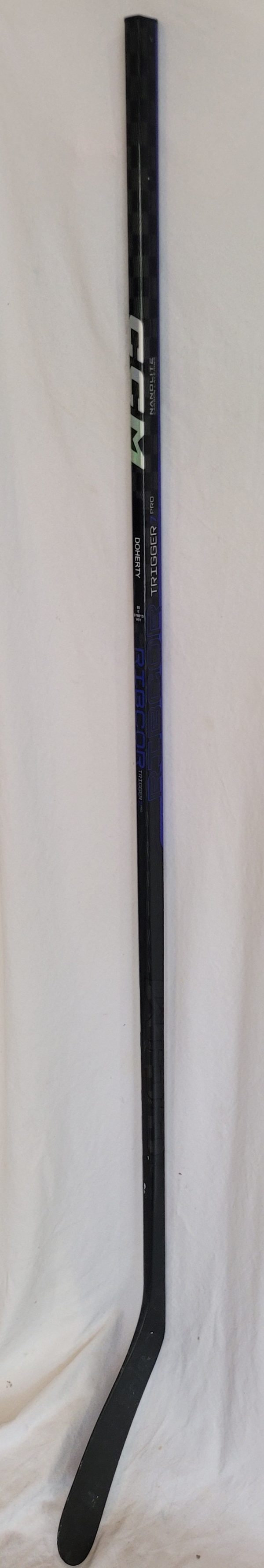 CCM Ribcor Trigger 7 Pro. (P92M, 85 Flex, Right, Sr.)