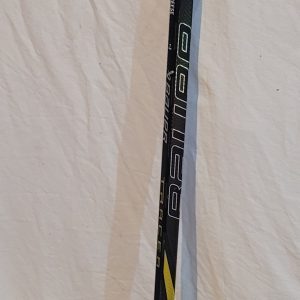 Bauer Nexus Tracer. (P28, 87 Flex, Right, Sr.)